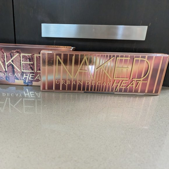 Brand NEW Urban Decay eyeshadow palette. - Picture 1 of 3